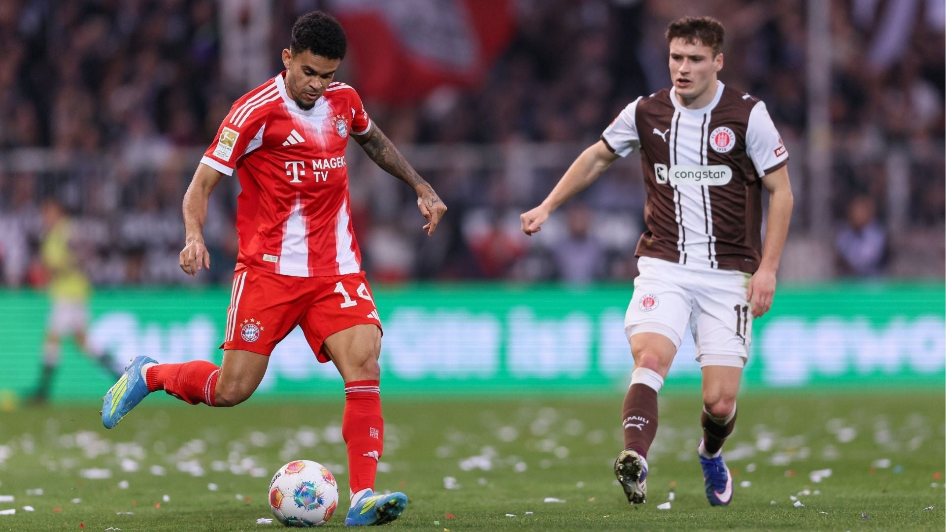 Luis Díaz y Arkadiusz Pyrka - Foto EFE