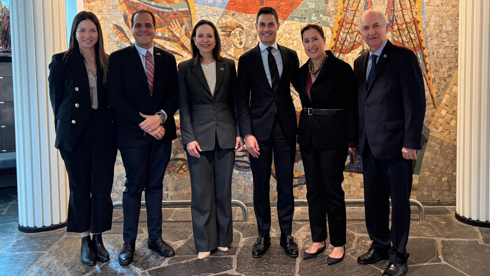 María Corina Machado junto a Rob Jetten, primer ministro de Países Bajos - Foto: EFE