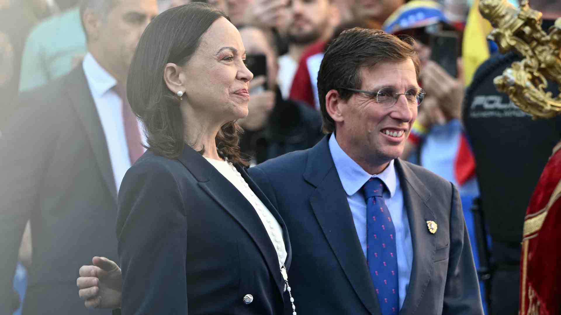 María Corina Machado y José Luis Martínez-Almeida - AFP