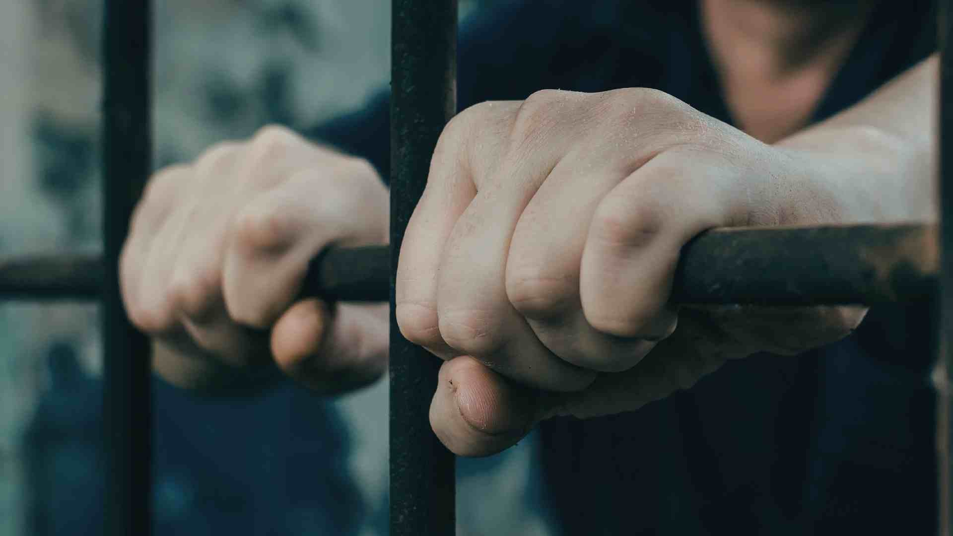 Muerte de presos - Foto por Canva