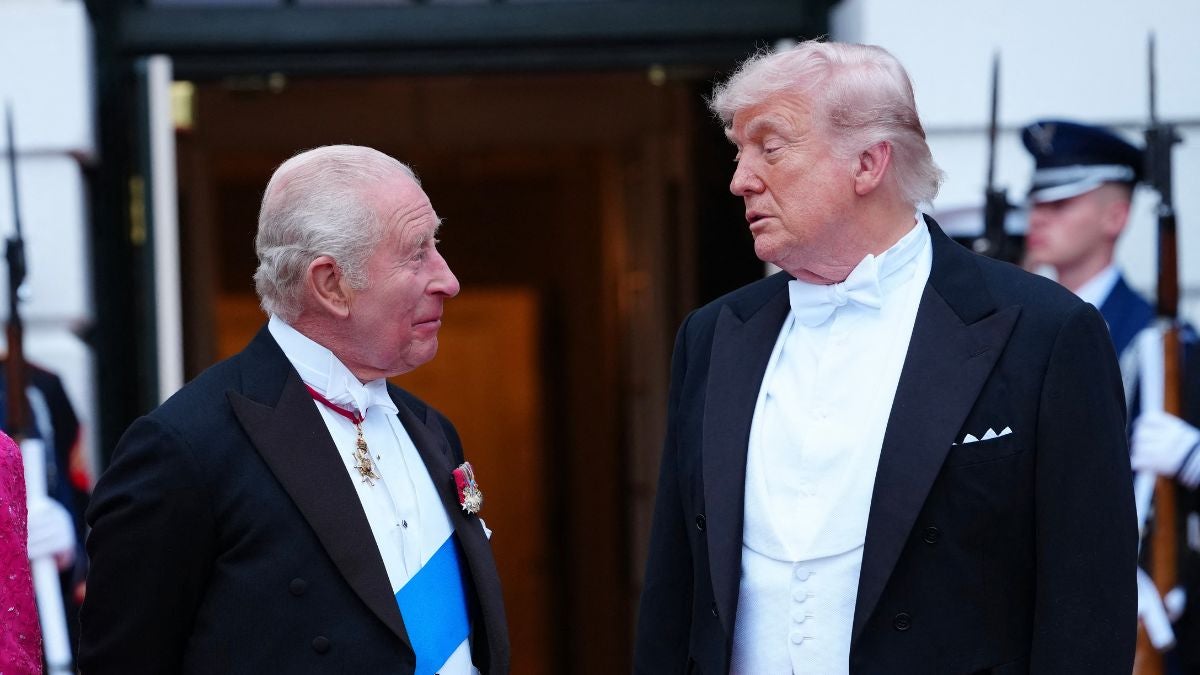 El rey Carlos III y Donald Trump (AFP)