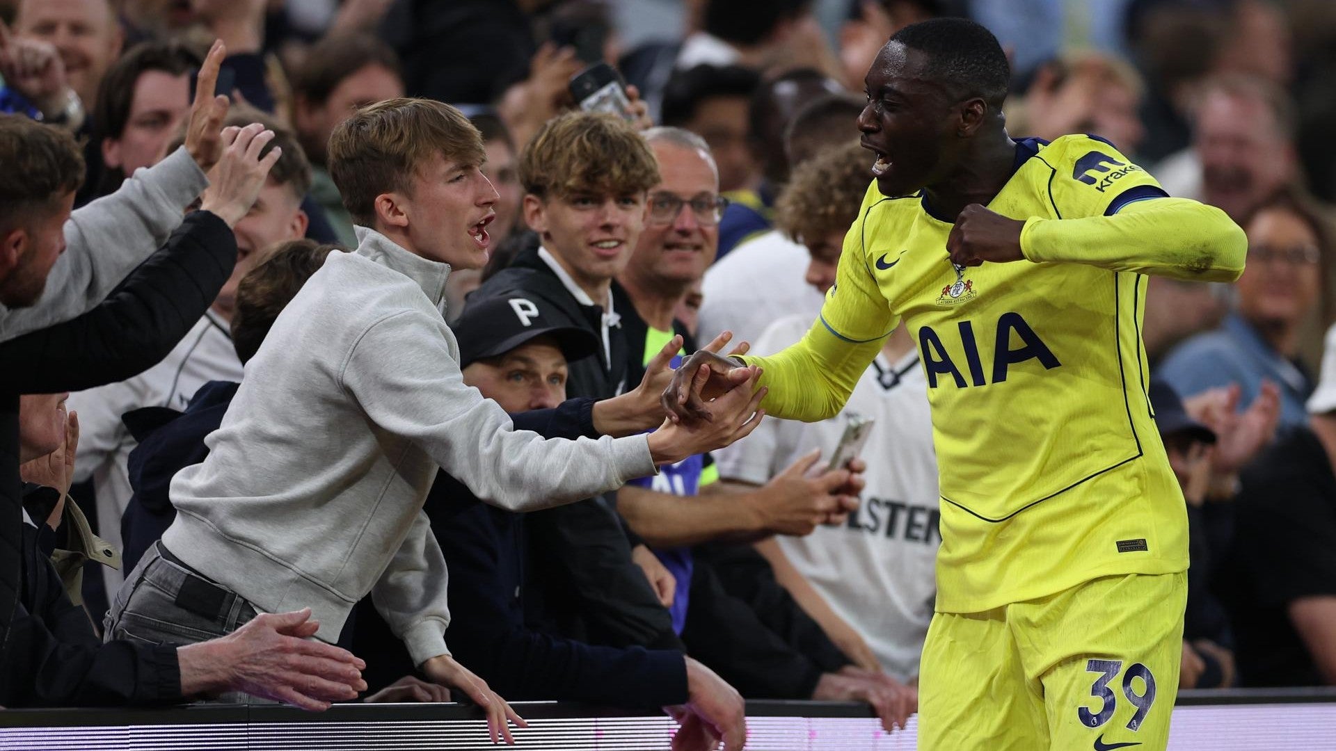 Kolo Muany en el Tottenham / FOTO: EFE
