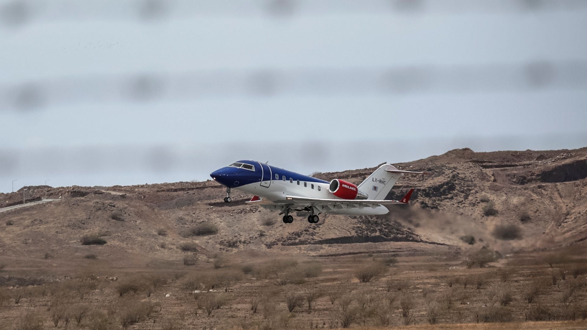 Avión que transportaba a algunos de los pasajeros presuntamente infectados con hantavirus - AFP