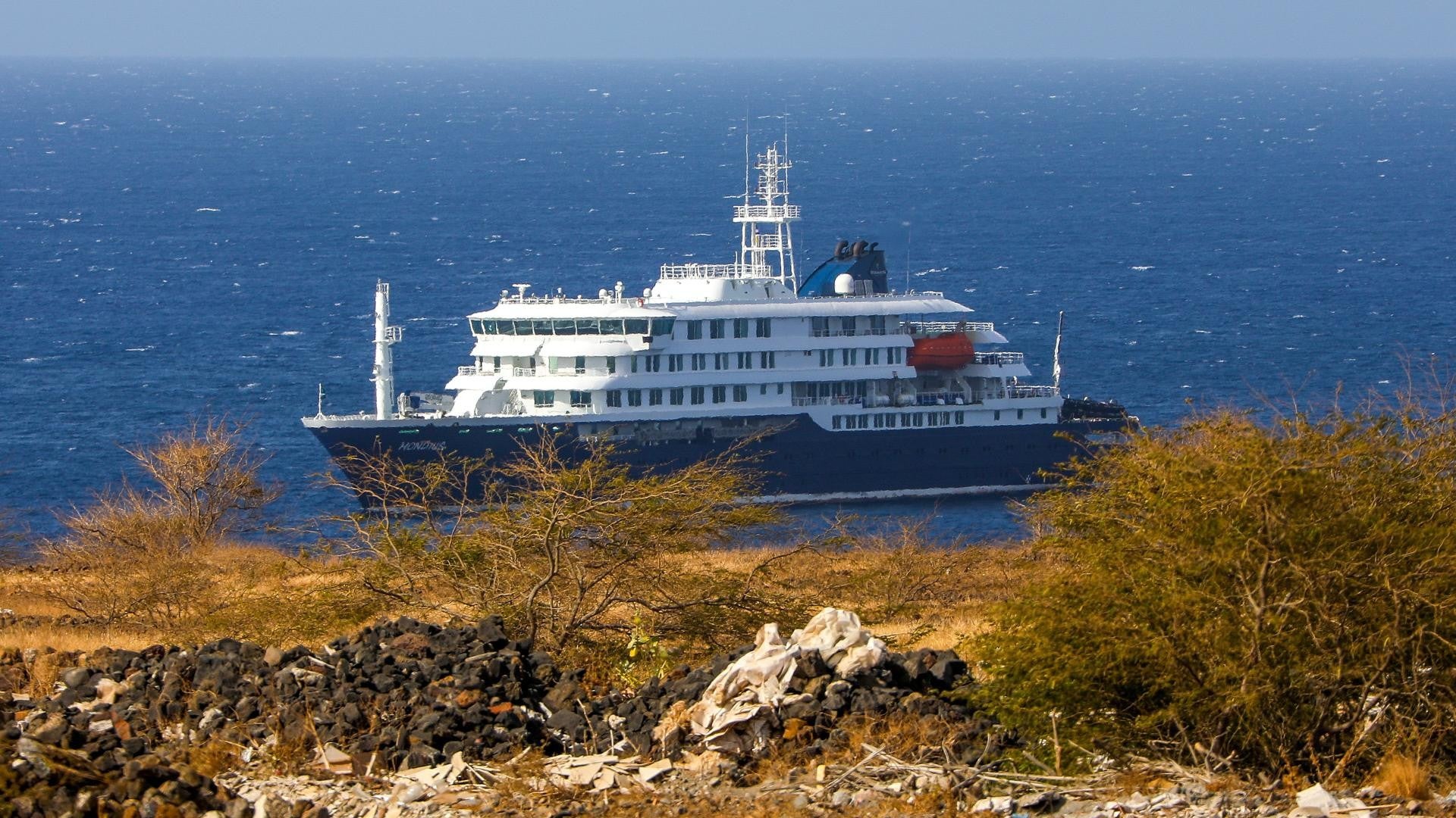 Crucero cuyo algunos de sus pasajeros fueron diagnosticados con hantavirus - Foto: EFE