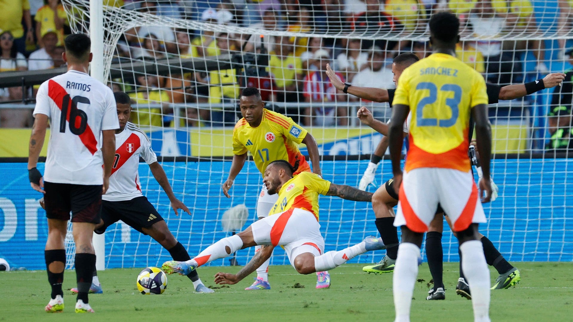 Selección Colombia en Eliminatorias ante Perú - Foto: EFE
