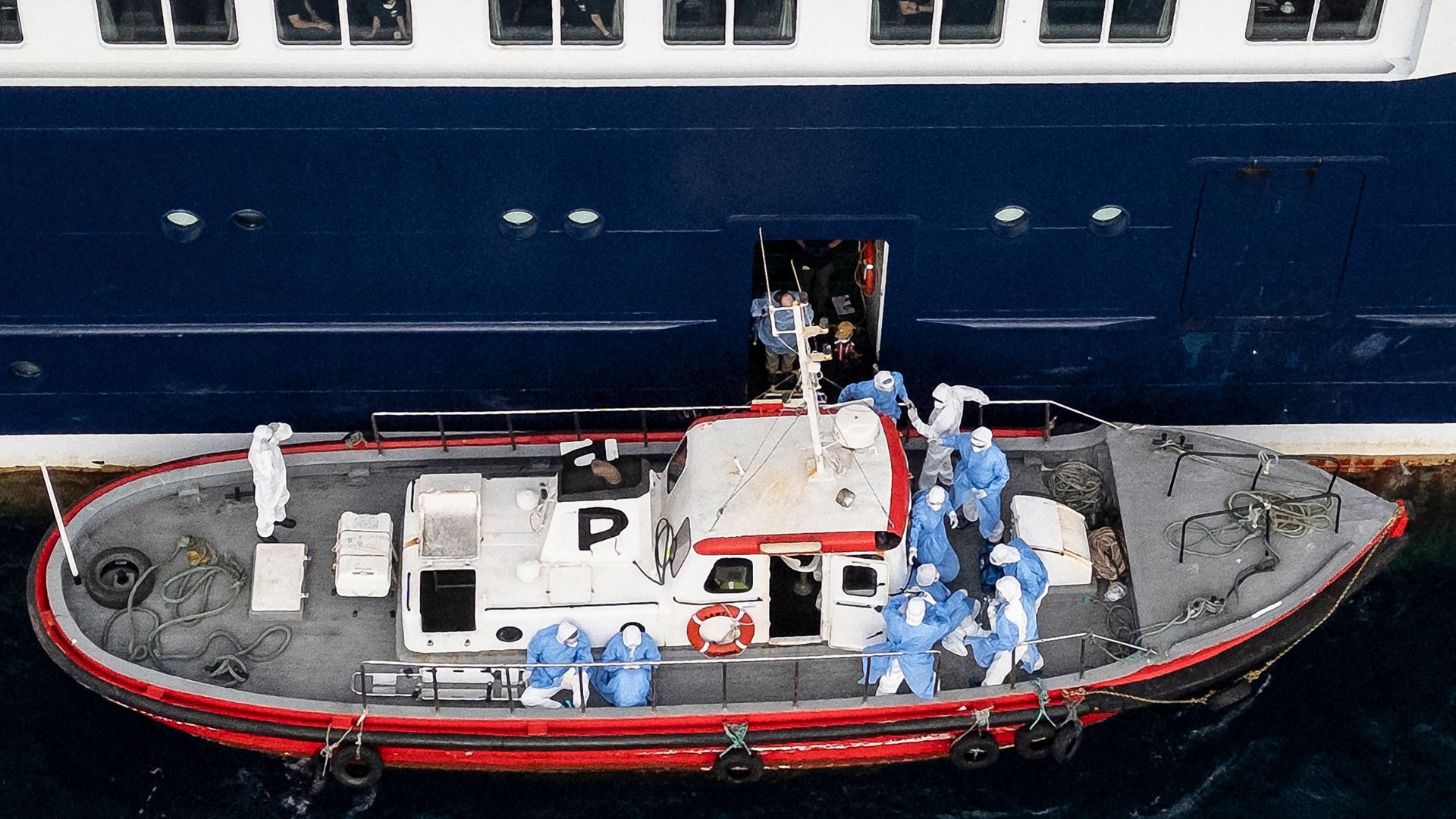 Crucero con brote de hantavirus se dirige a España mientras evacuados fueron hospitalizados en varios países europeos - AFP