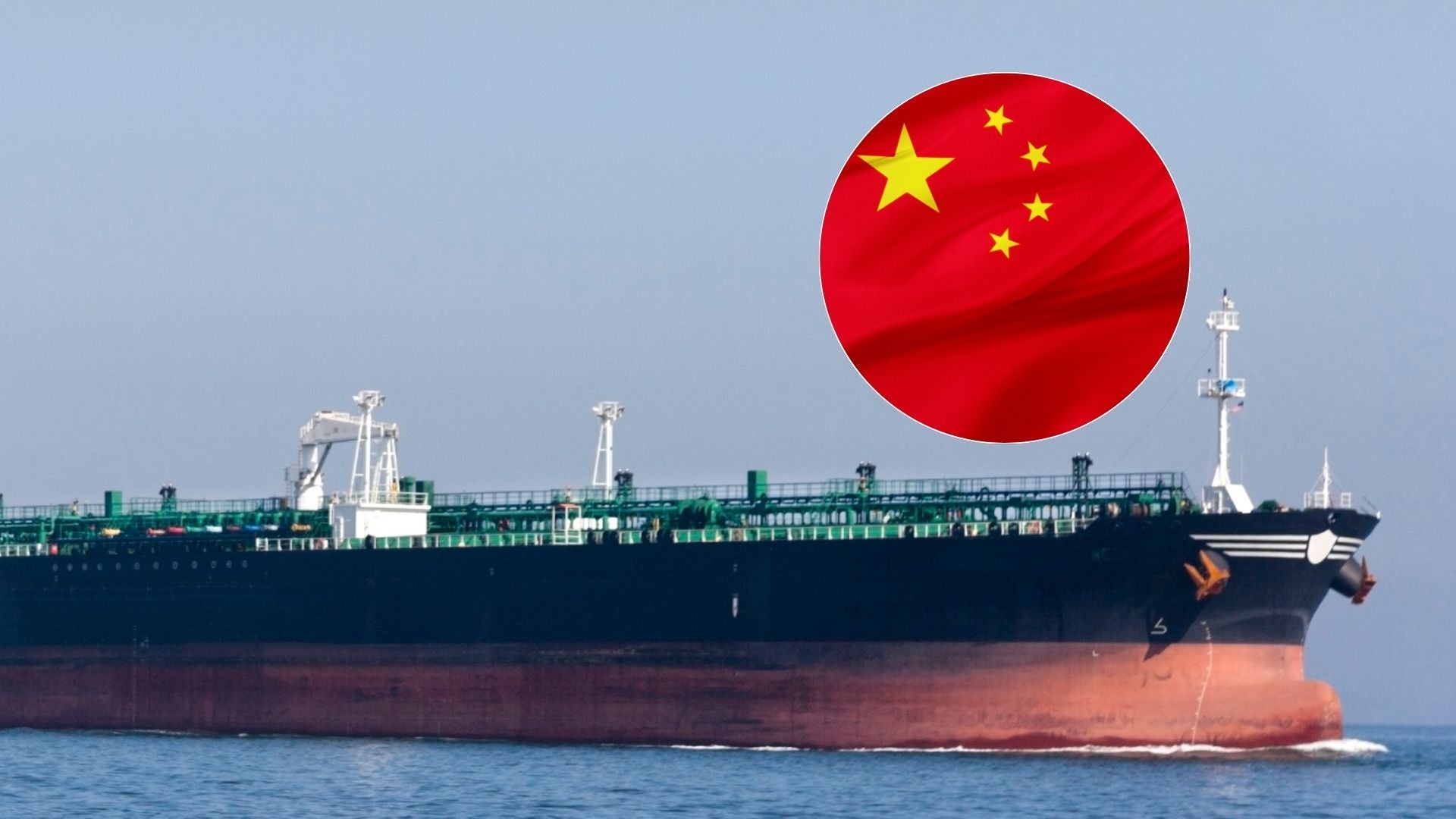 Buque petrolero/ Bandera de China - Fotos de referencia Canva