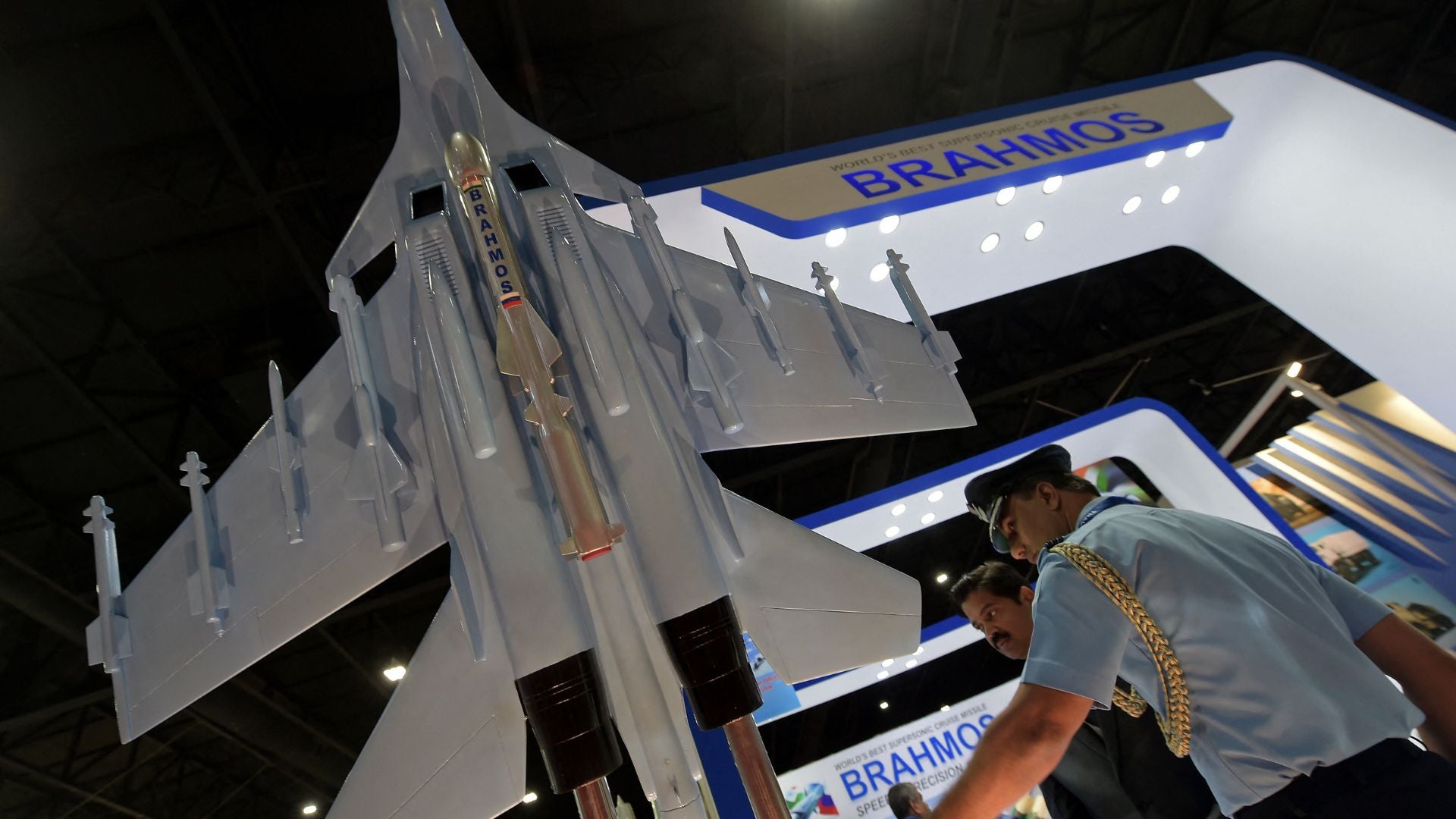 Exhibición defensa | Foto AFP