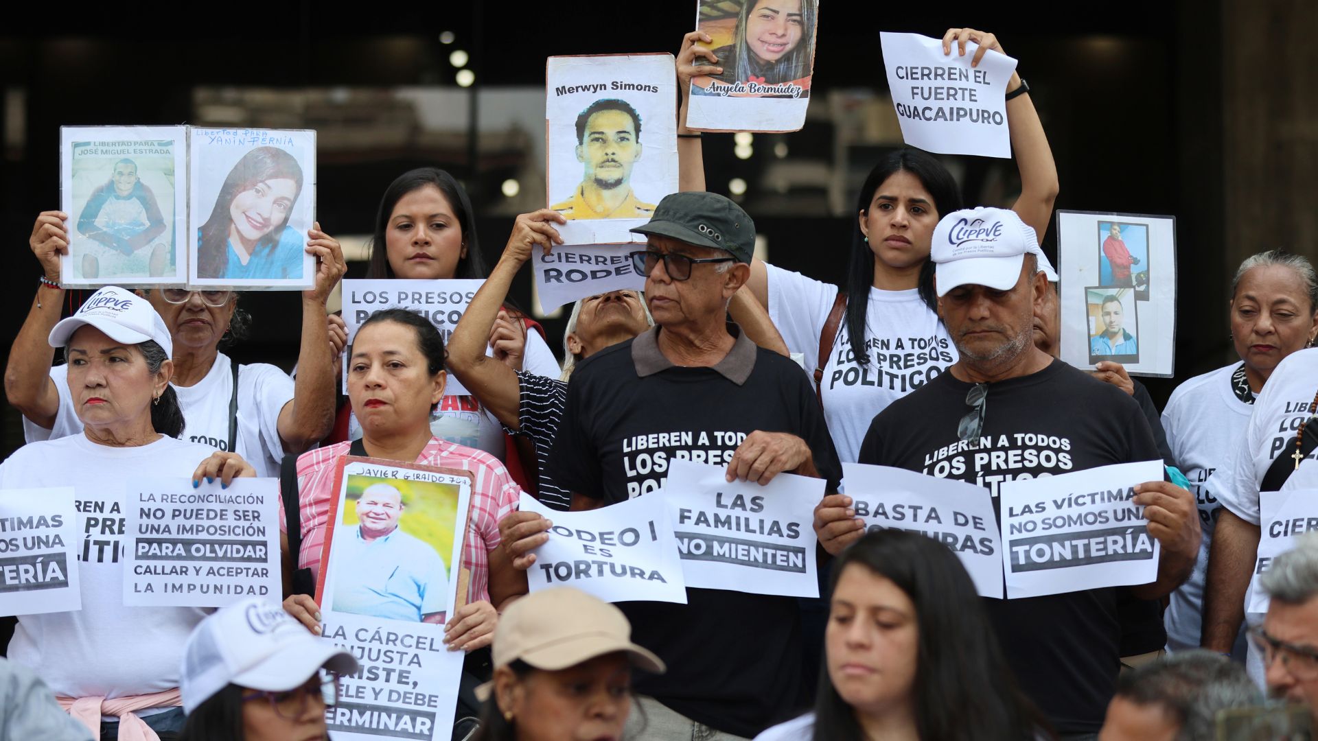 Familiares de presos políticos exigen su liberación - Foto EFE
