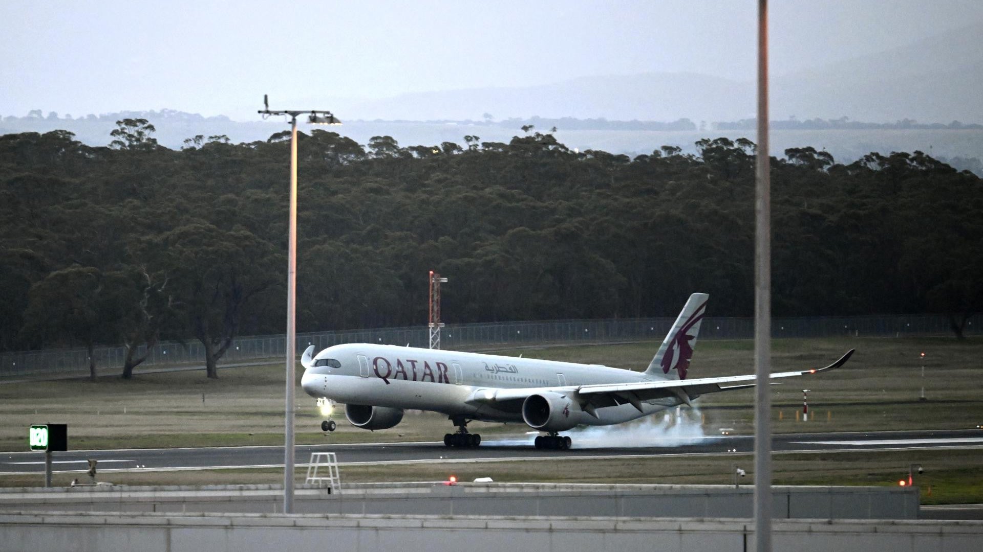 Avión de vuelo operado por Qatar Airways (EFE)