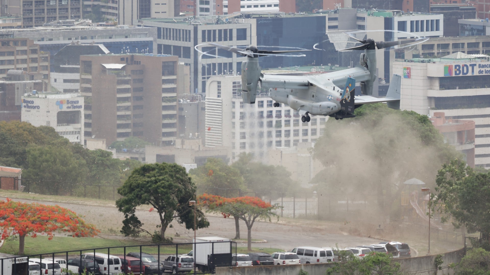 Fotografía que muestra un helicóptero Bell Boeing V-22 Osprey de Estados Unidos durante un simulacro en Caracas (Venezuela) - EFE