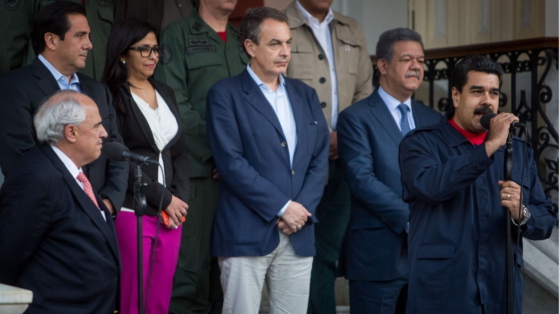 Delcy Rodríguez, José Luis Rodríguez Zapatero y Nicolás Maduro - Foto EFE