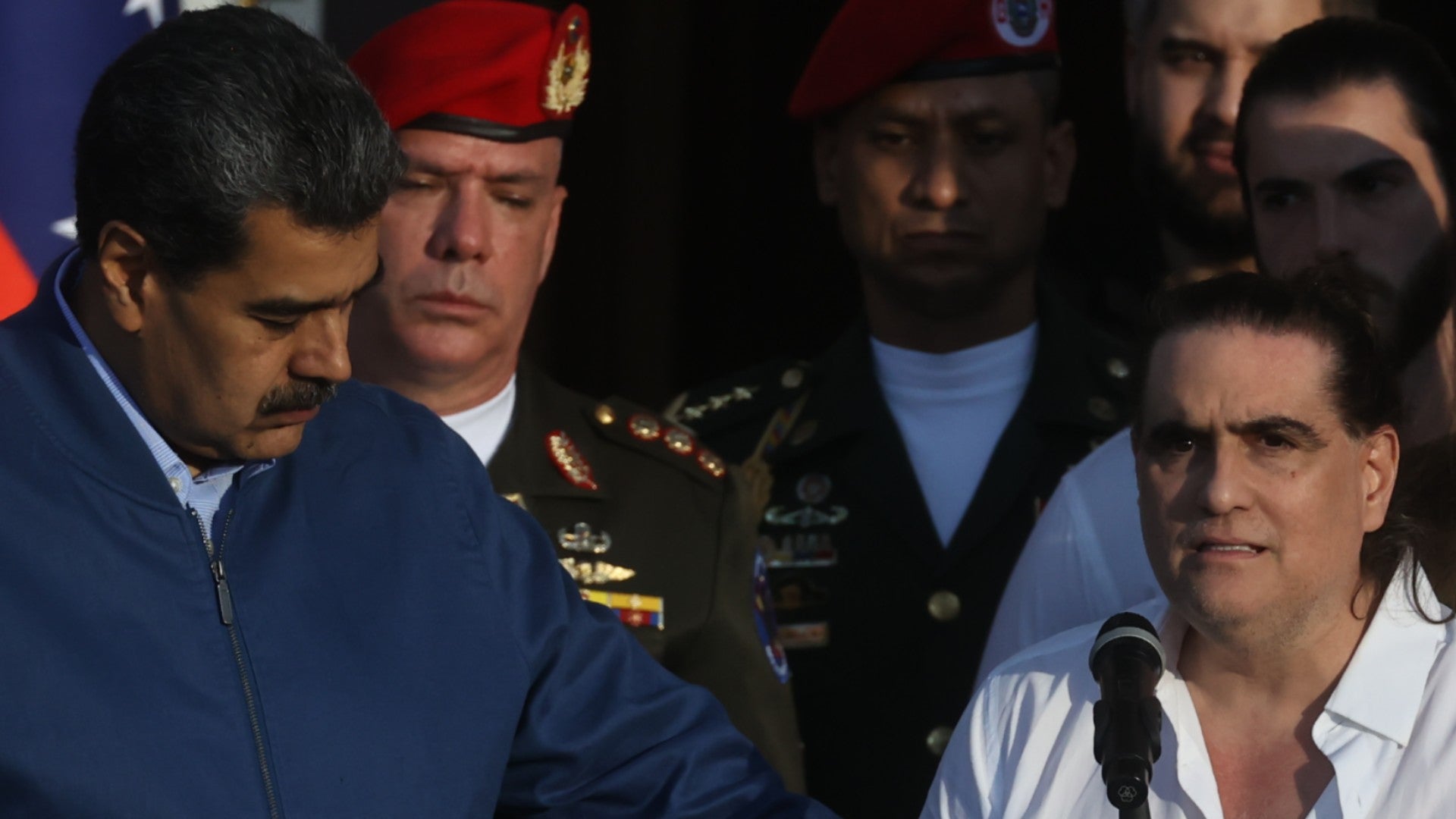 Nicolás Maduro, dictador venezolano junto a su presunto testaferro, Alex Saab - Foto: EFE