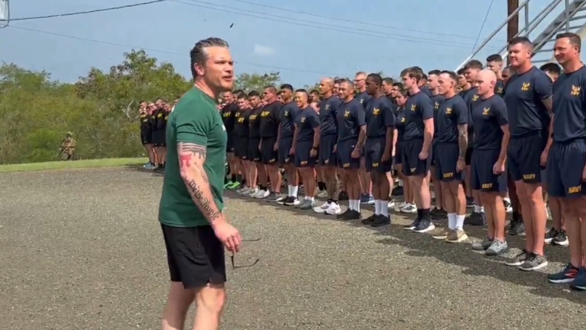 Pete Hegseth en Bahía de Guantánamo, Cuba - Foto: Captura de video X: @DOWResponse
