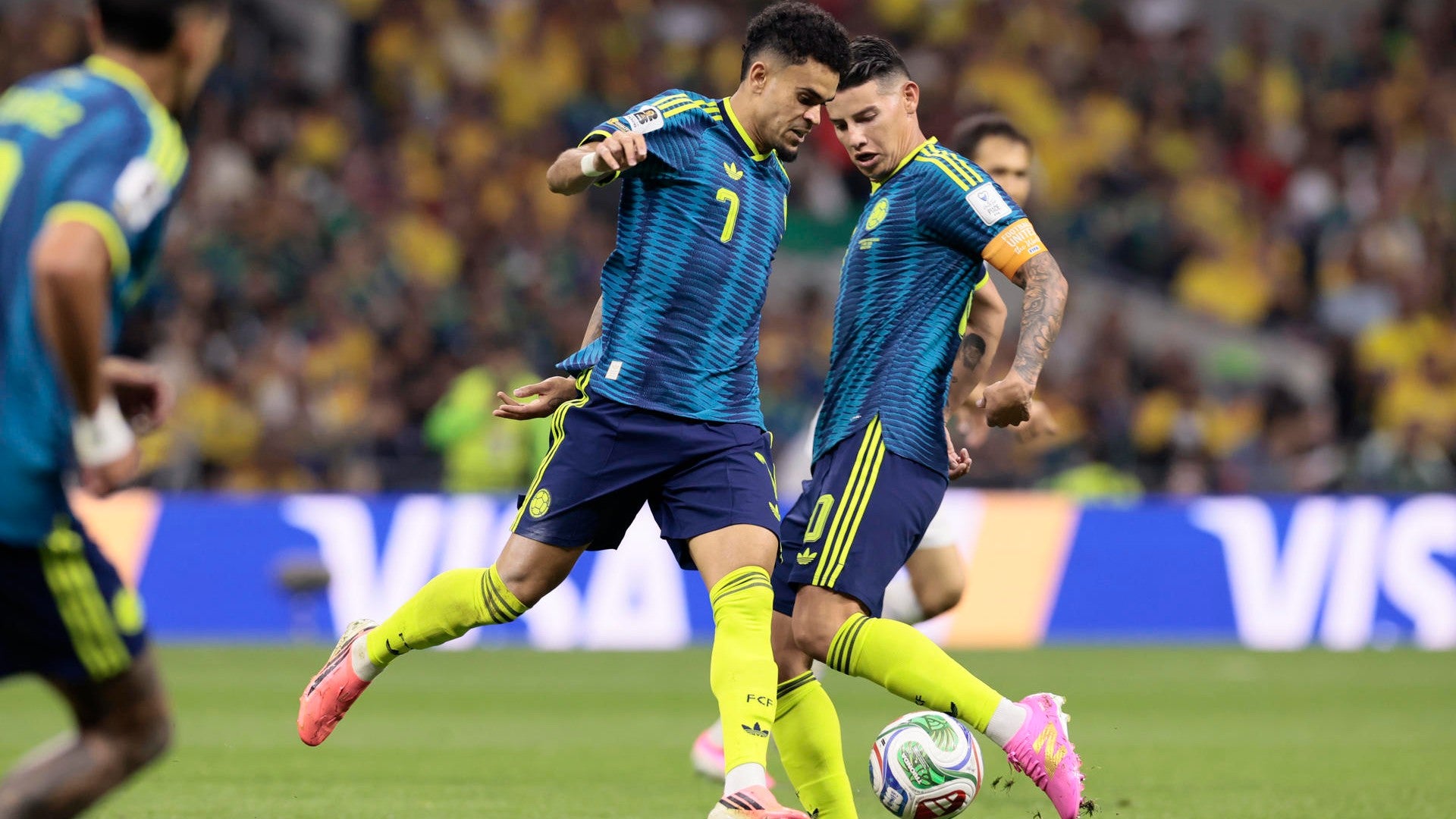 James Rodríguez y Luis Díaz, jugadores de la Selección Colombia - Foto: EFE