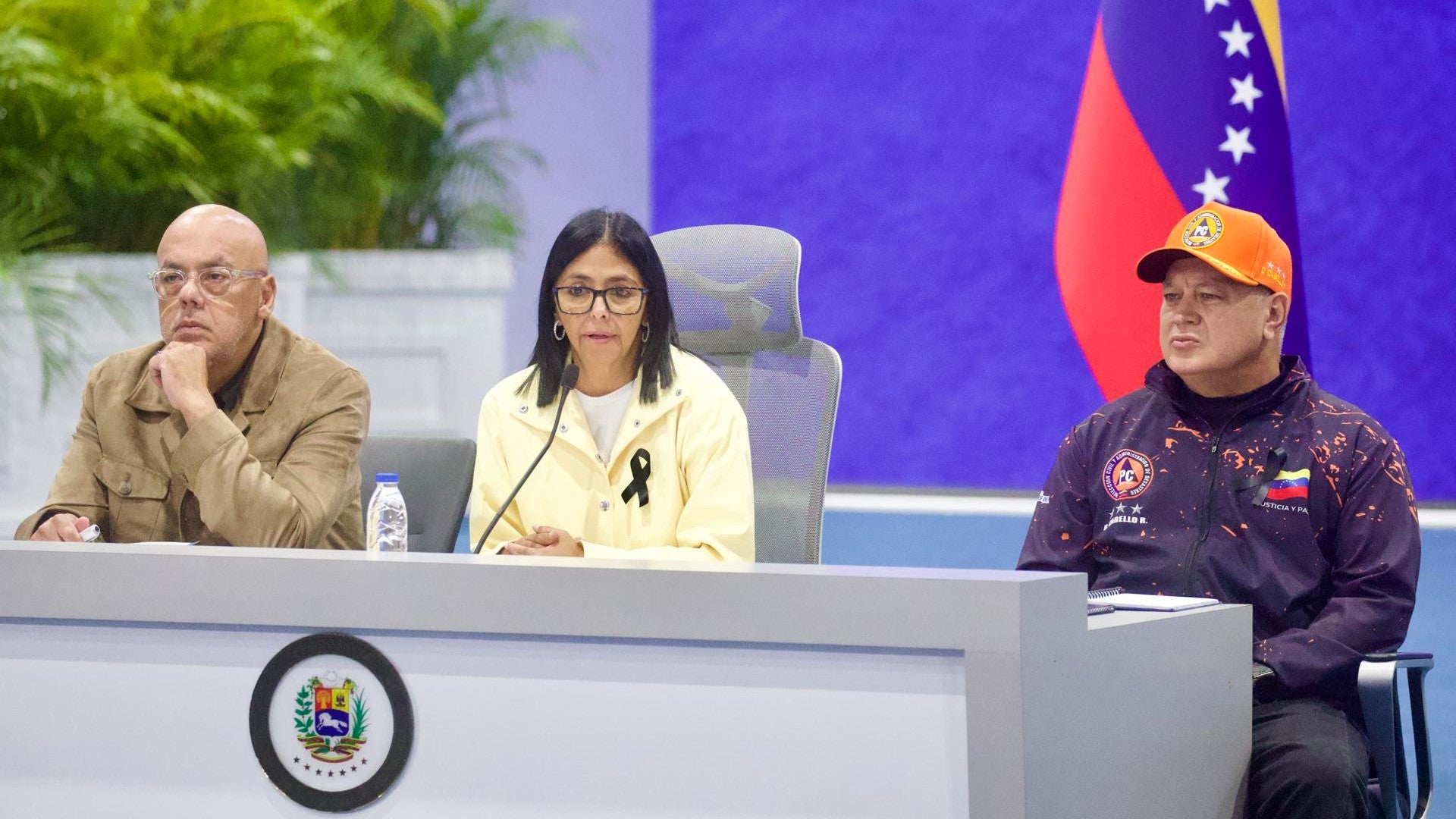 Jorge Rodríguez, Delcy Rodríguez y Diosdado Cabello - Foto: EFE