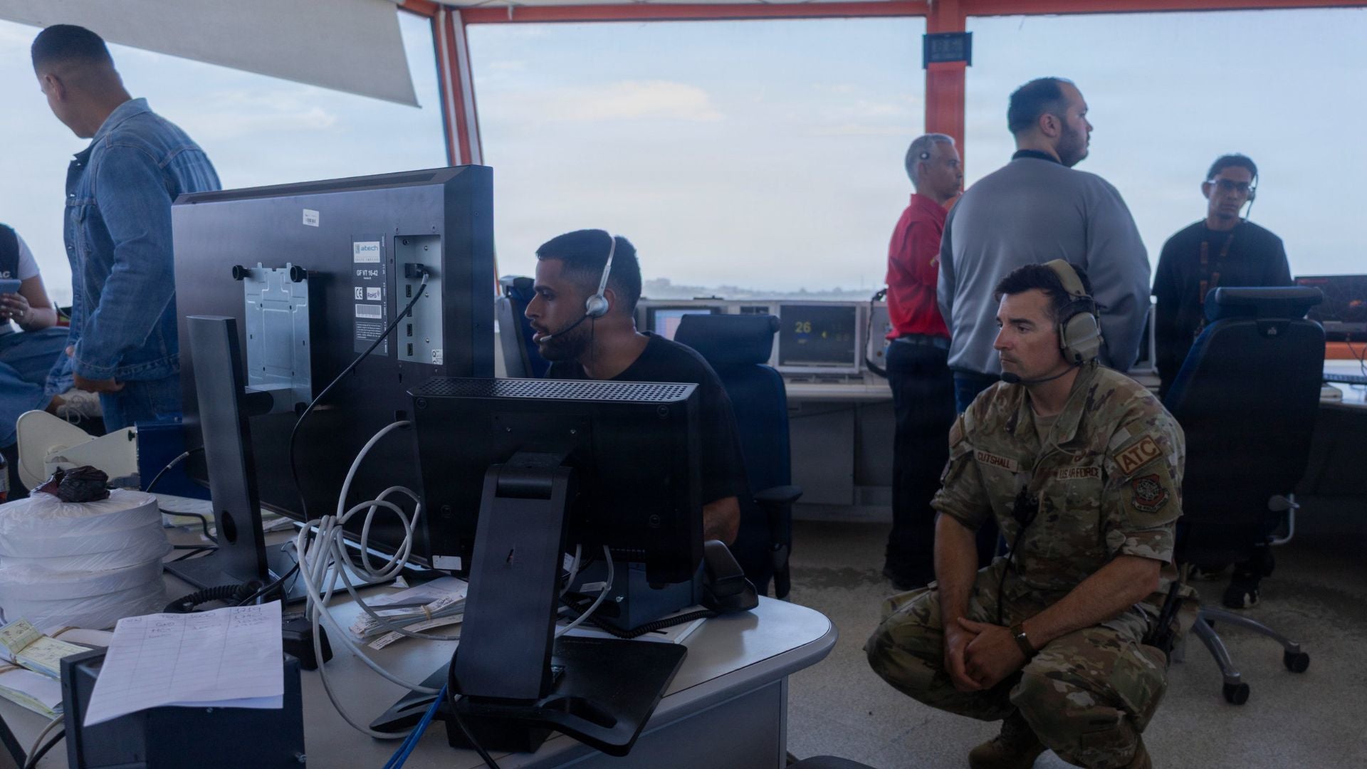 Marines de EEUU trabajan junto a controladores de tráfico aéreo de Venezuela - Foto: X @Southcom
