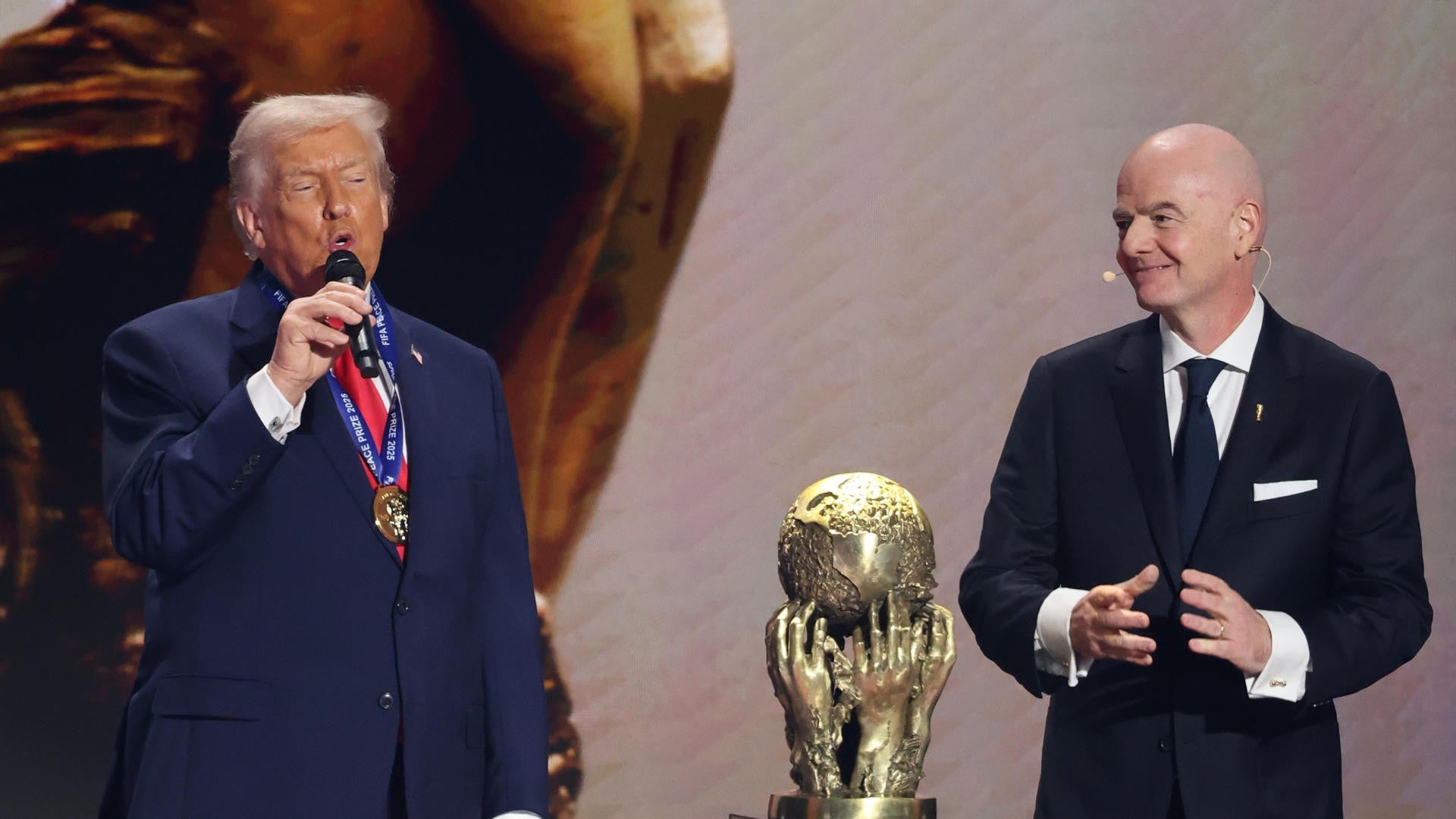Donald Trump, presidente de Estados Unidos, y Gianni Infantino , presidente de la FIFA - Foto: EFE