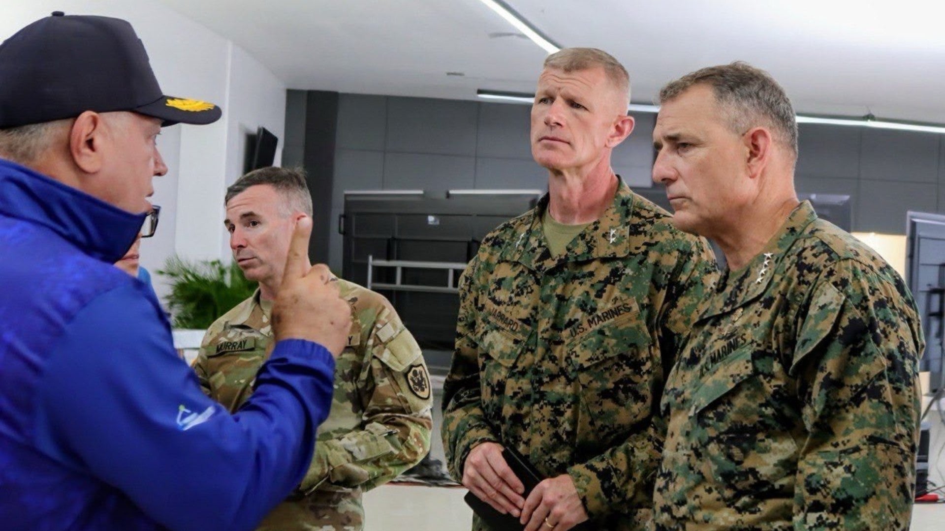 Reunión entre el jefe del Comando Sur, general Francis Donovan, y Diosdado Cabello, integrante de la dictadura venezolana, solicitado por la justicia de los EE. UU.