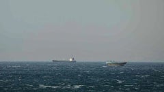 Embarcaciones navegando en el Estrecho de Ormuz - Foto: AFP