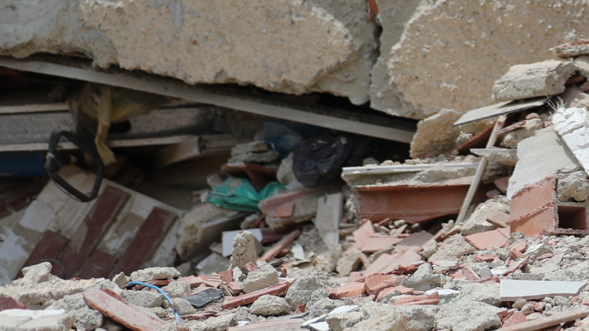 Daños provocados por los terremotos en La Guaira, Venezuela - Foto: EFE
