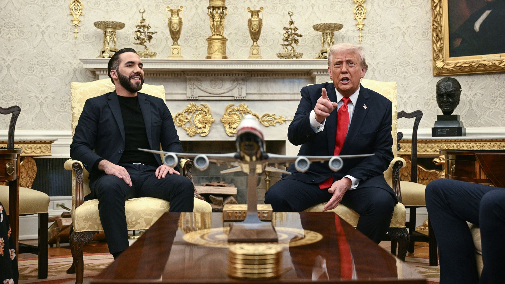 Nayib Bukele y Donald Trump en un encuentro en la Casa Blanca - Foto: AFP