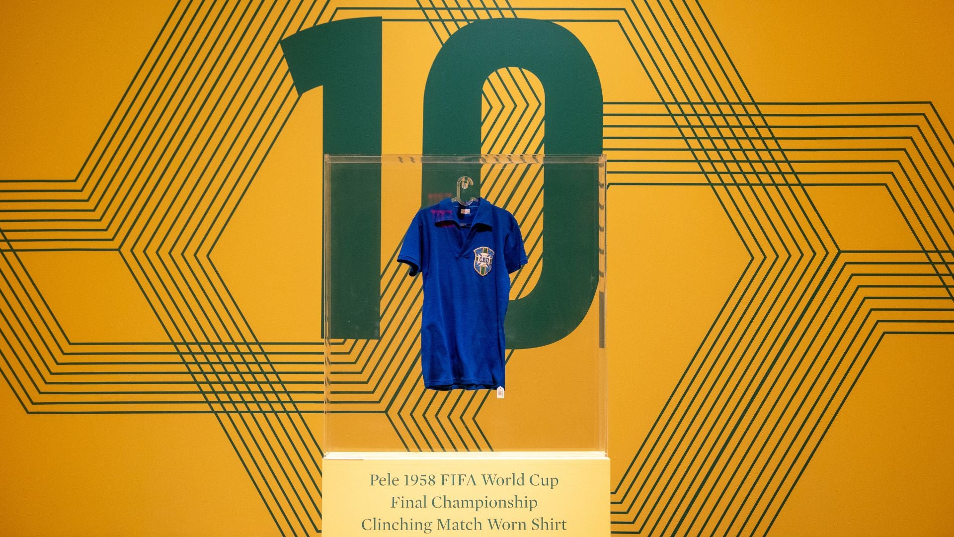 camiseta que Pelé vistió en la final del Mundial de Suecia 1958-Foto: EFE