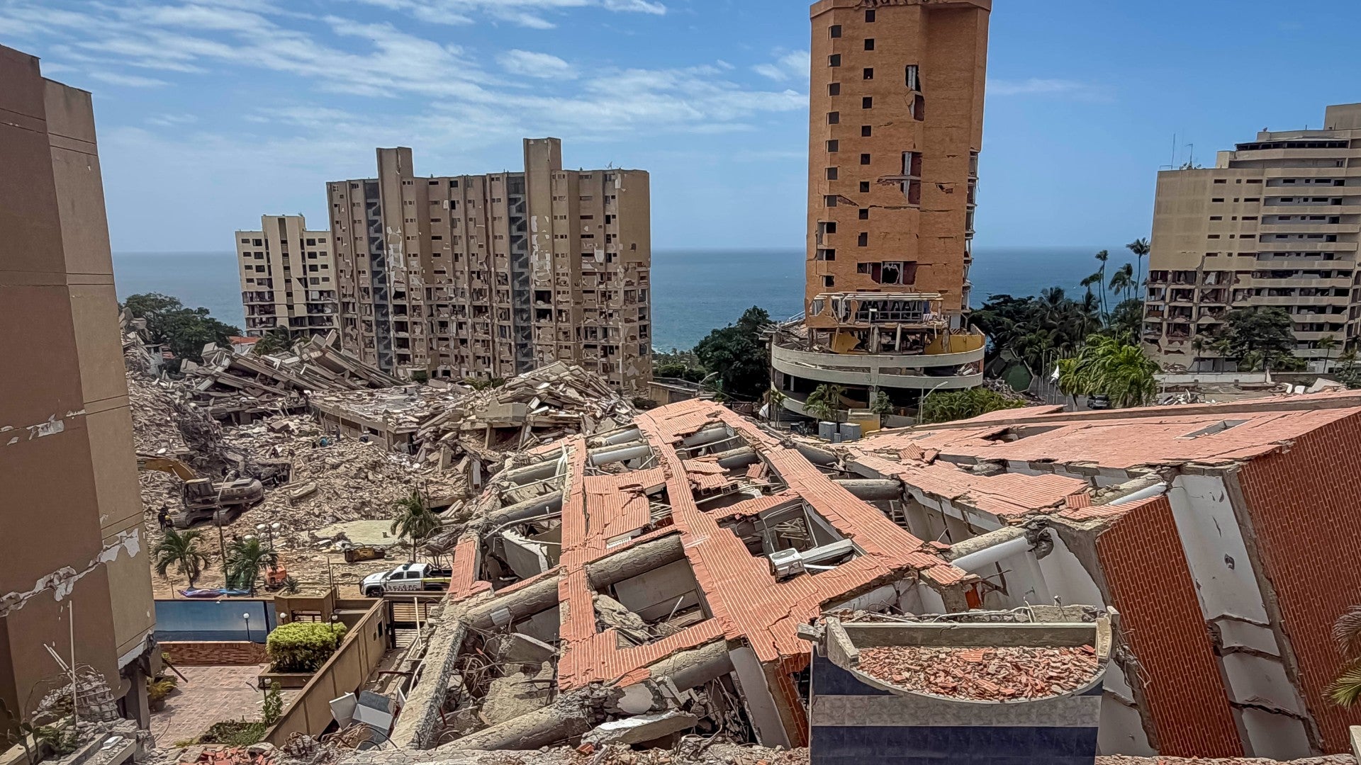 Daños provocados por los terremotos en La Guaira, Venezuela - Foto: EFE