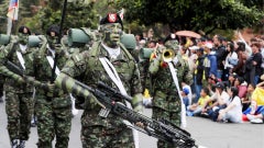 Integrantes de las Fuerzas Armadas participan en el desfile de Independencia de Colombia-Foto: EFE