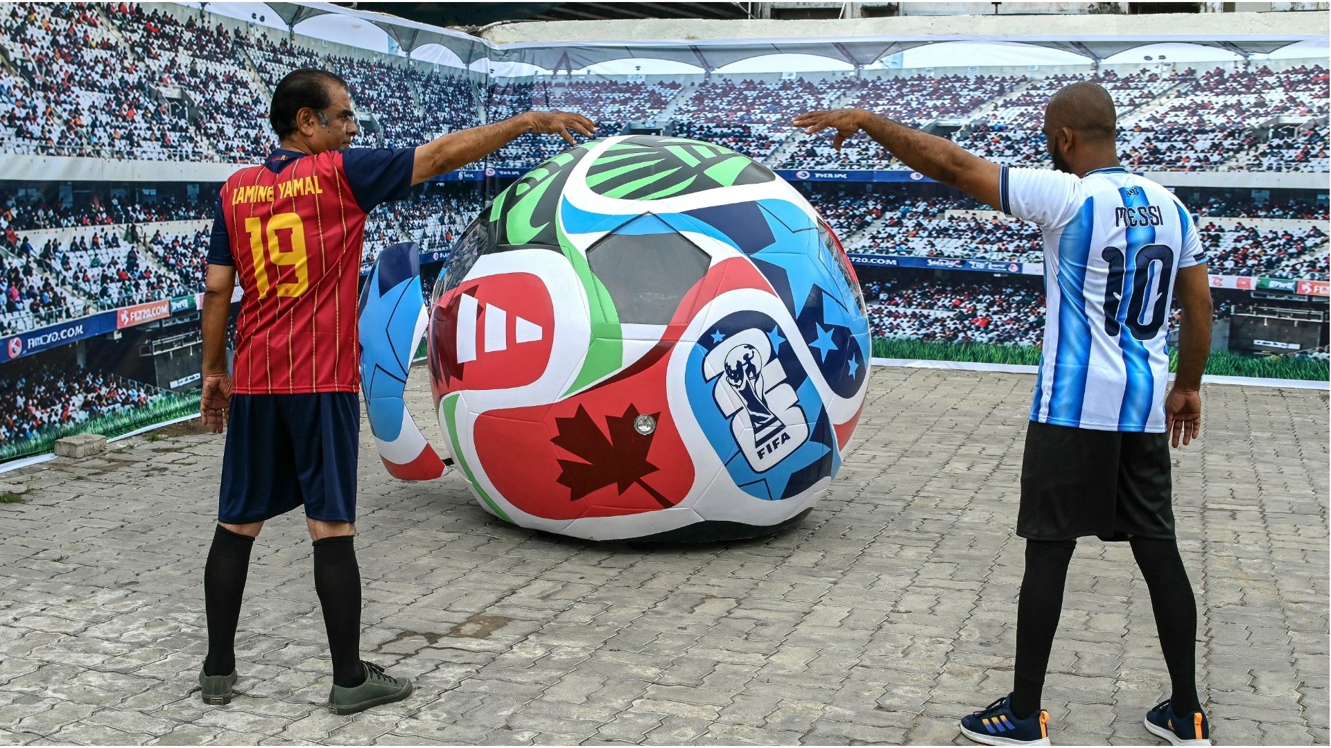 Aficionados de España y Argentina - Foto AFP