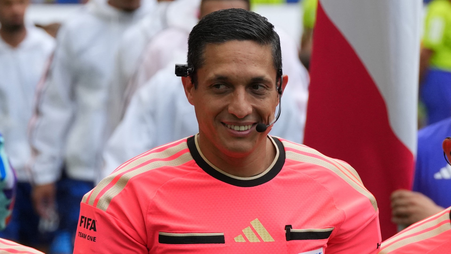 Árbitro venezolano Jesús Valenzuela - Foto: EFE
