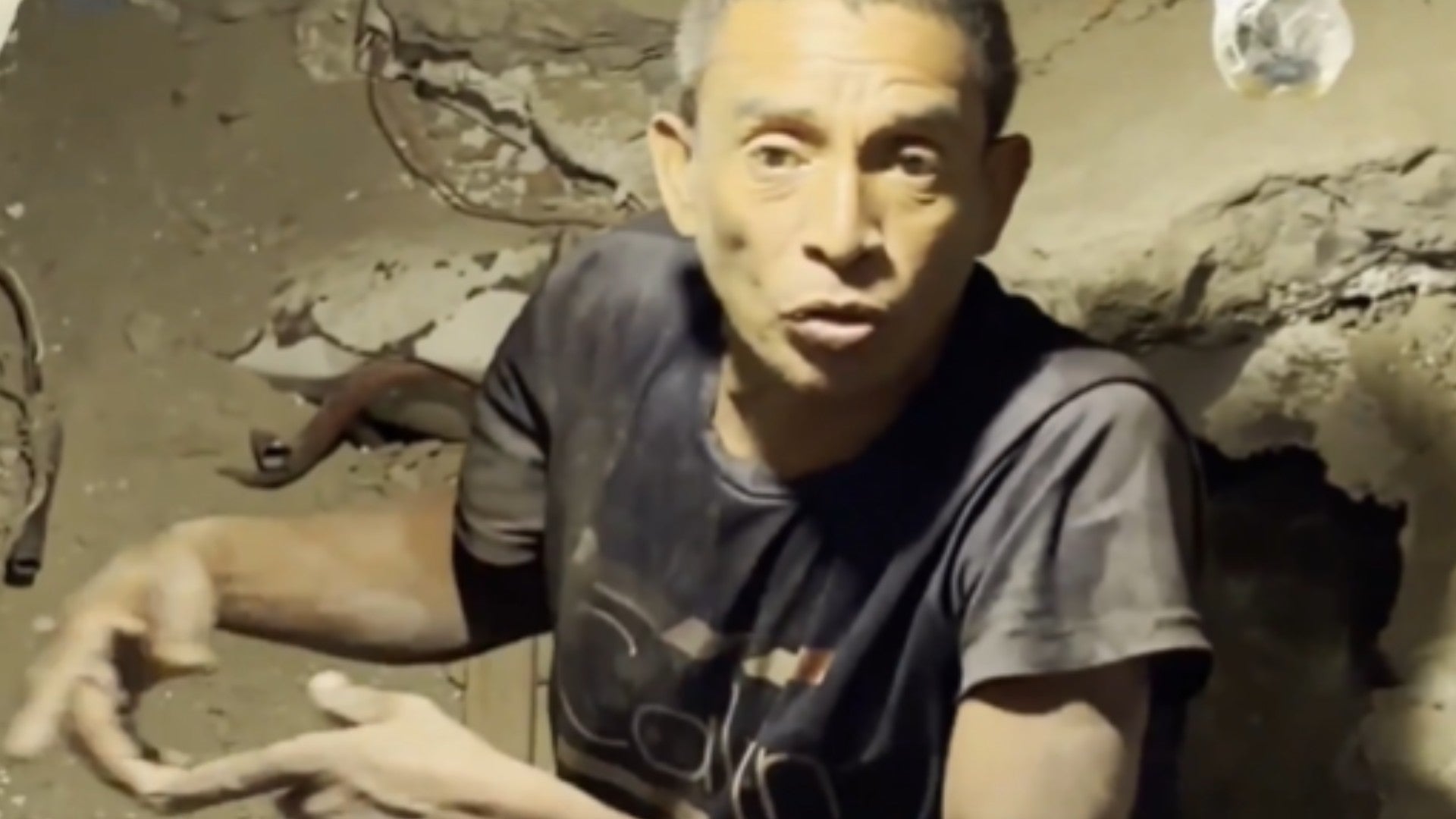Padre de una víctima fatal de los terremotos en La Guaira, Venezuela - Foto: X