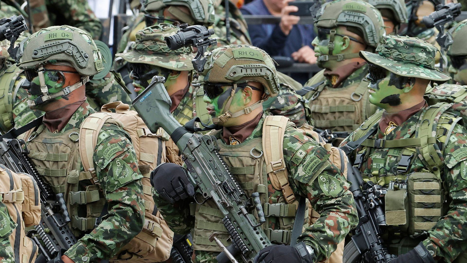 Integrantes de la Fuerzas Armadas participan en el desfile militar con motivo del Día de la Independencia de Colombia-Foto: EFE