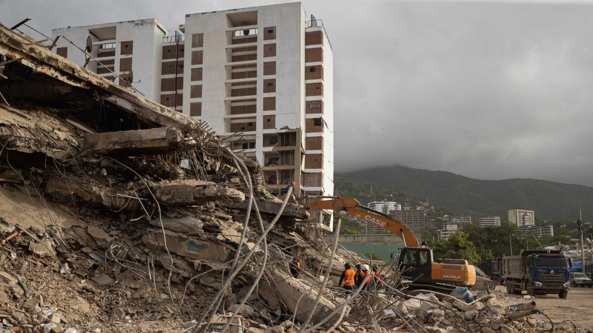 Trabajos de remoción de escombros en Venezuela, tras los terremotos - Foto referencia: EFE