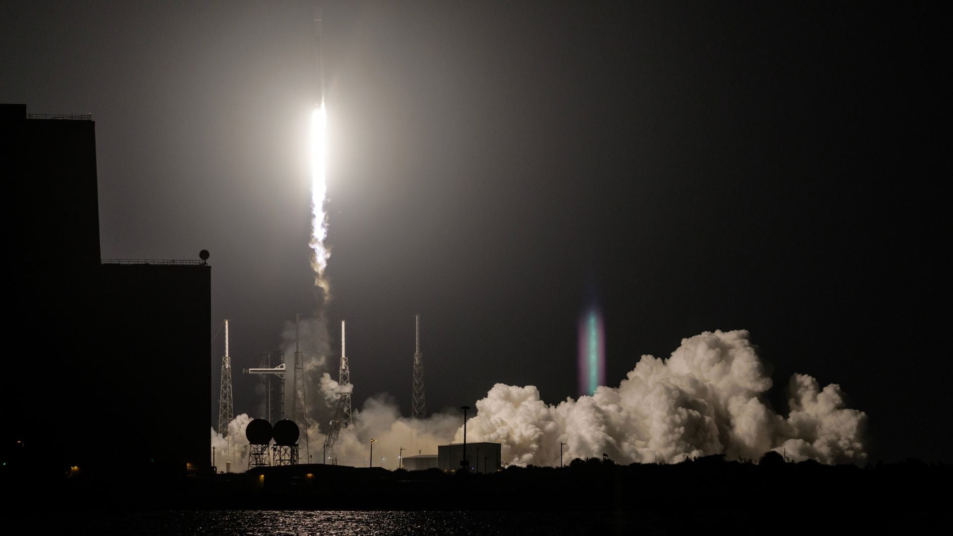 SpaceX Falcon 9 cohete-Foto: EFE