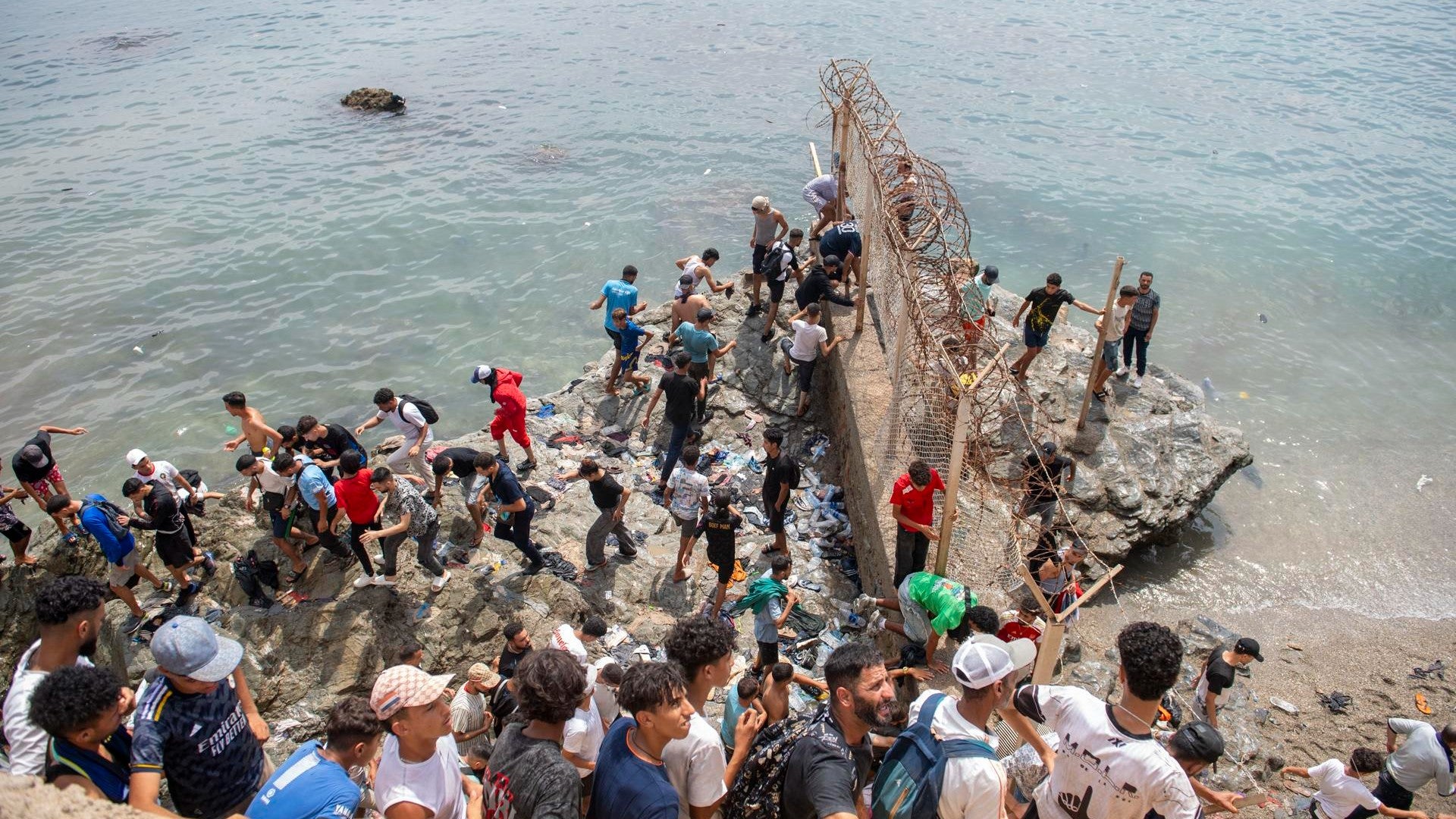 Migrantes en Ceuta (EFE)