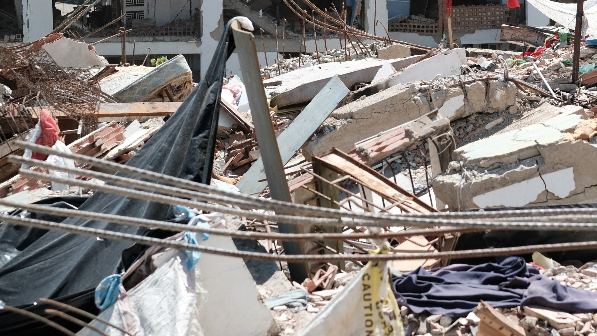 Daños provocados por los terremotos en La Guaira, Venezuela - Foto: EFE
