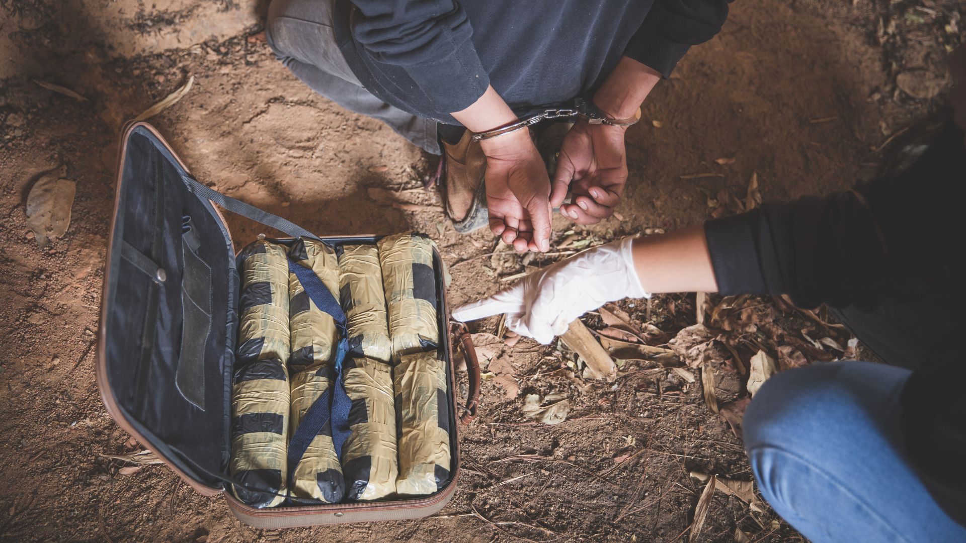 Estados Unidos ofrece recompensa por capturar a narcos - Canva