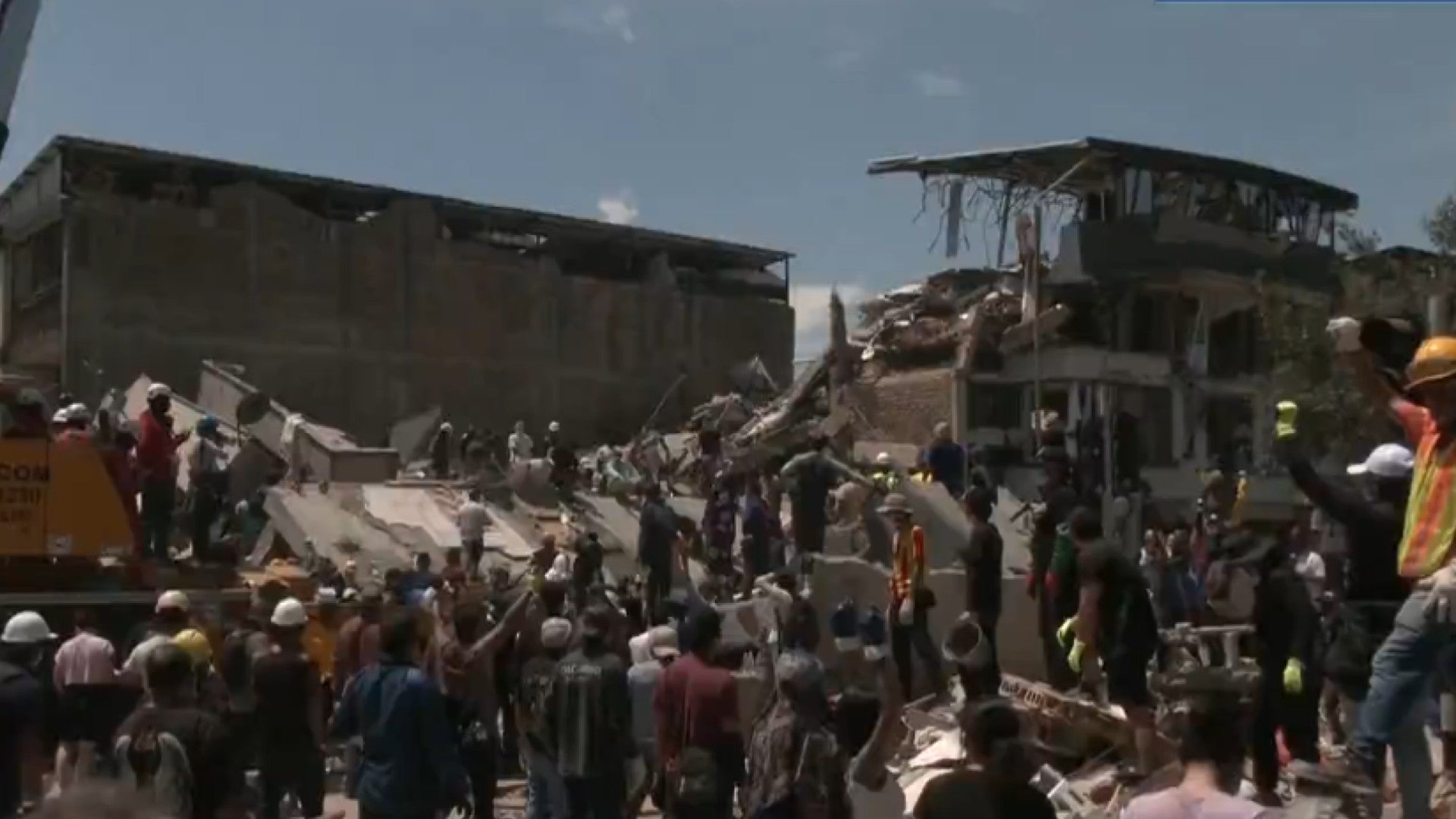 Rescatistas en Pereira / FOTO: Captura de pantalla