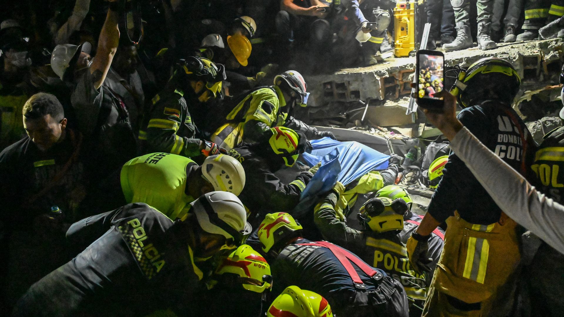 Rescates en Colombia, tras terremoto - Foto de referencia: AFP