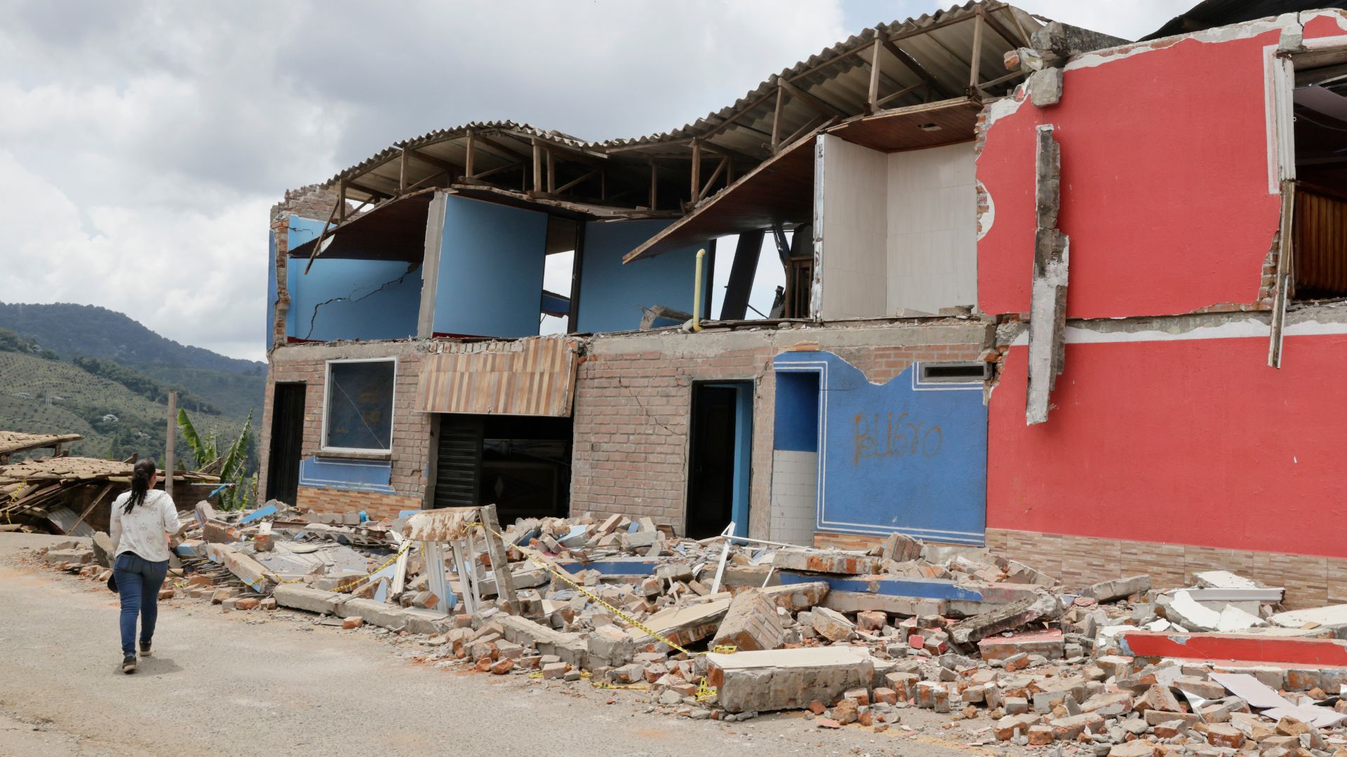 casas afectadas por el terremoto de magnitud 7,4-Foto EFE
