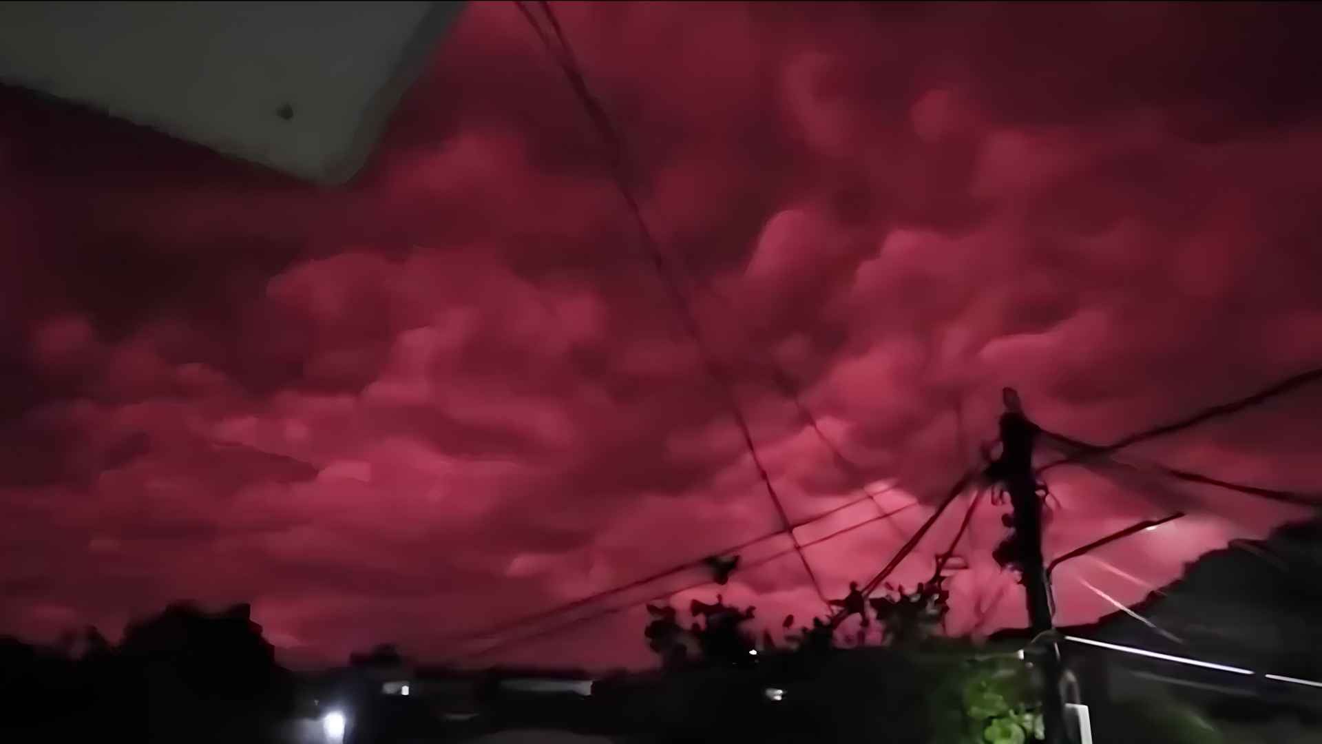 Cielo rojo en Colombia . Foto: redes sociales