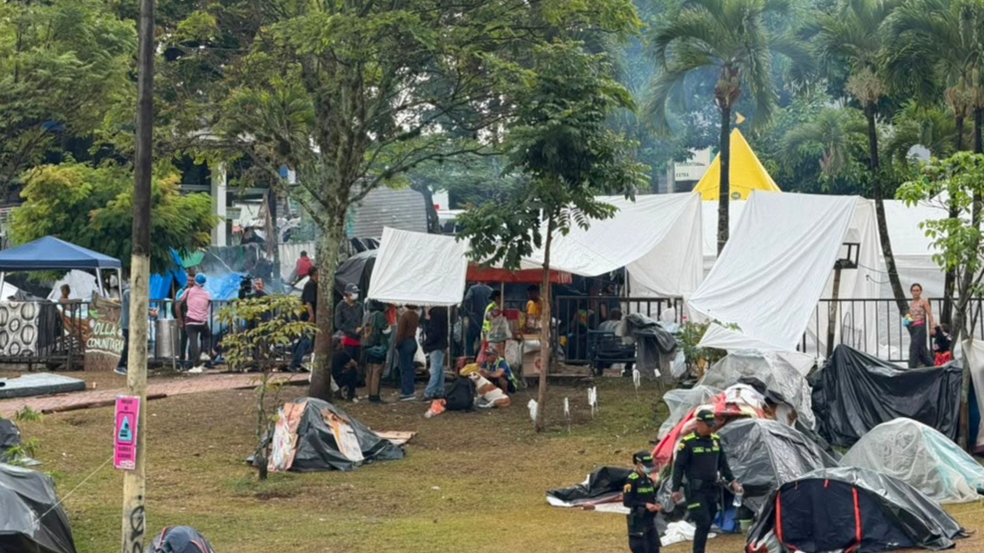 Fuertes lluvias deterioran las condiciones de los albergues tras el terremoto- Foto: EFE