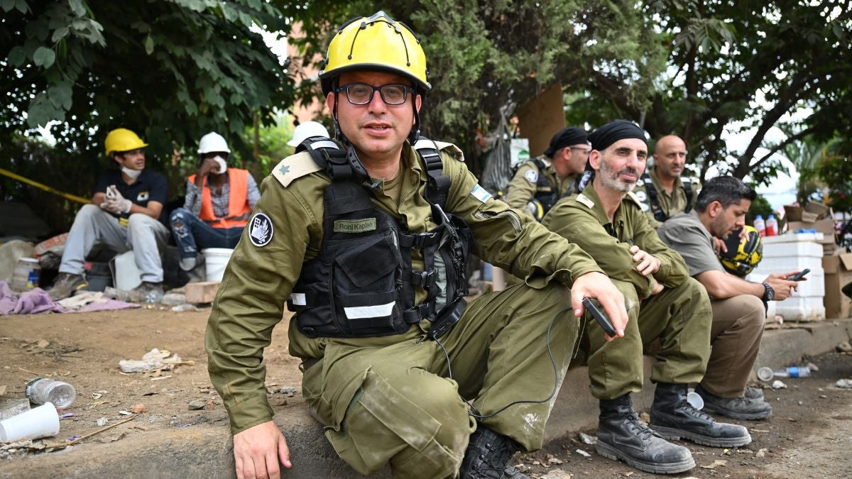 Rescatistas israelíes (AFP)