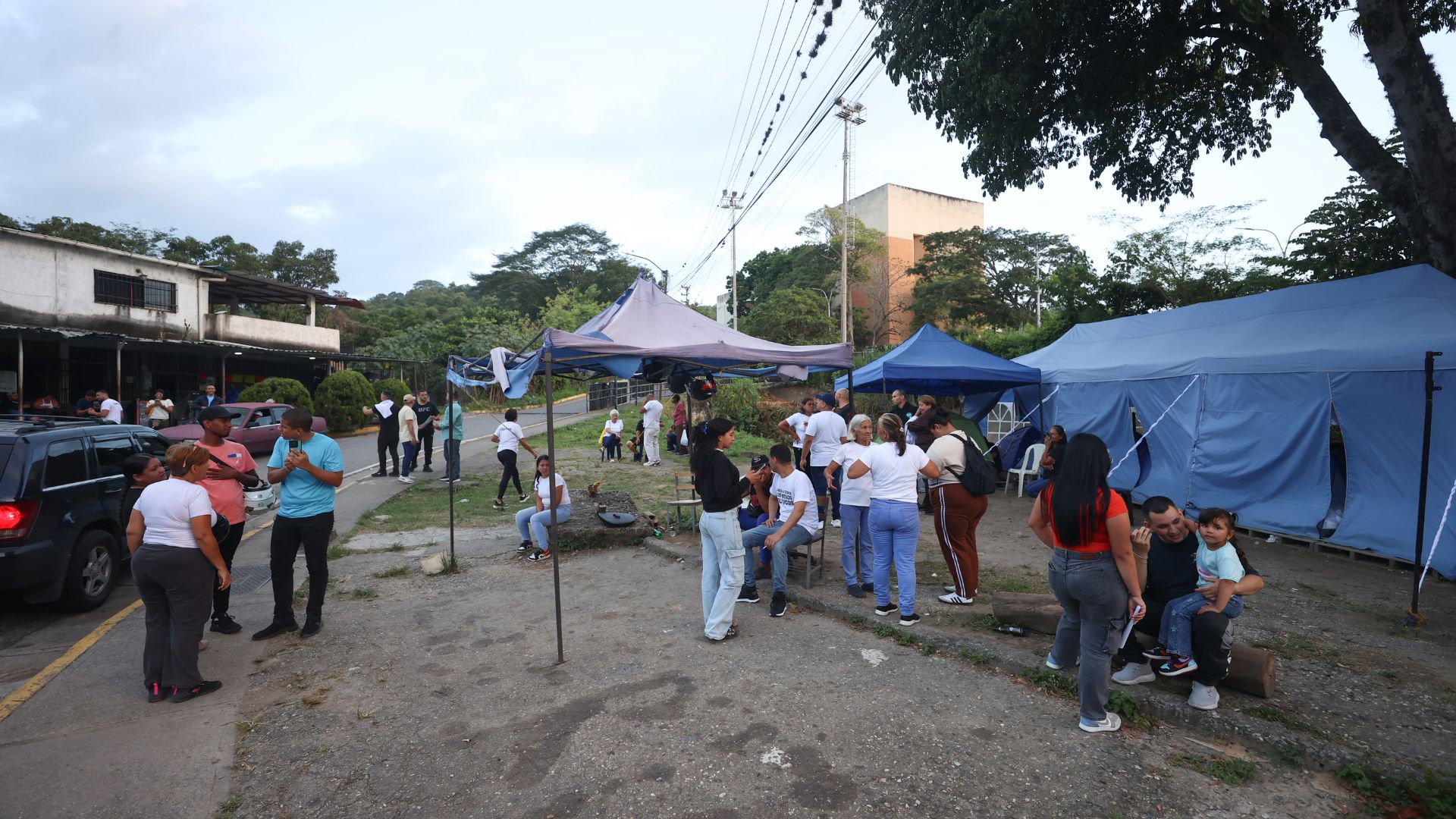 Familiares de presos políticos frente al Rodeo I-Foto: EFE