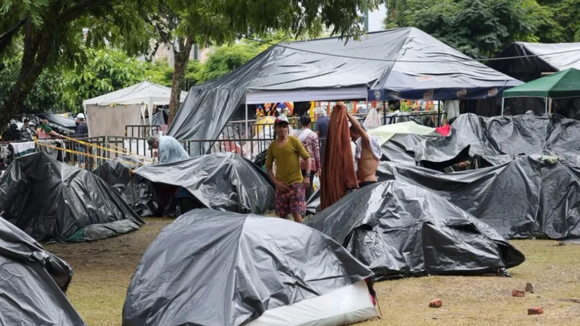 Damnificados por el terremoto de magnitud 7,4, que sacudió Colombia-Foto: EFE