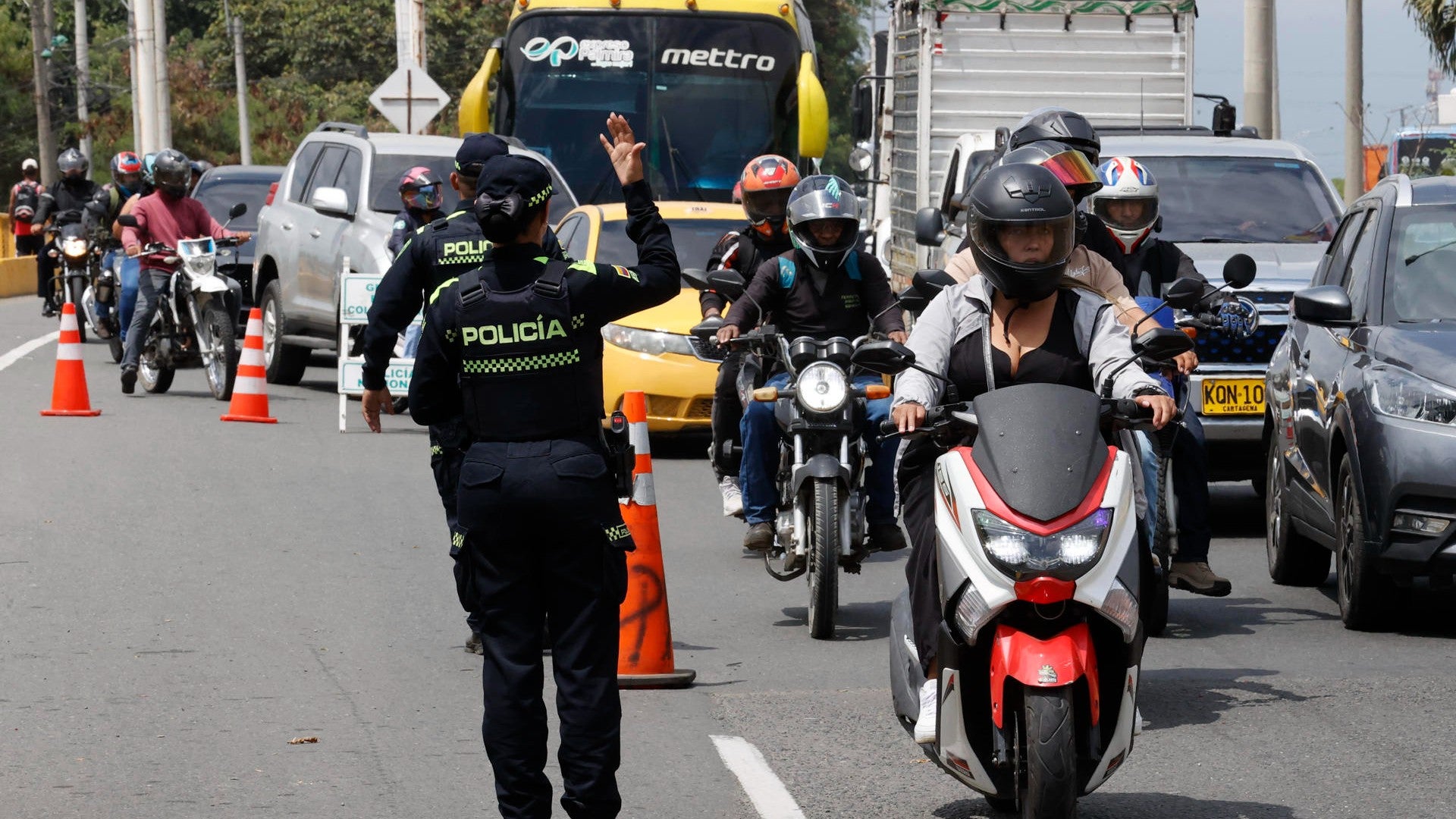 Vía en Cali, Colombia (EFE)