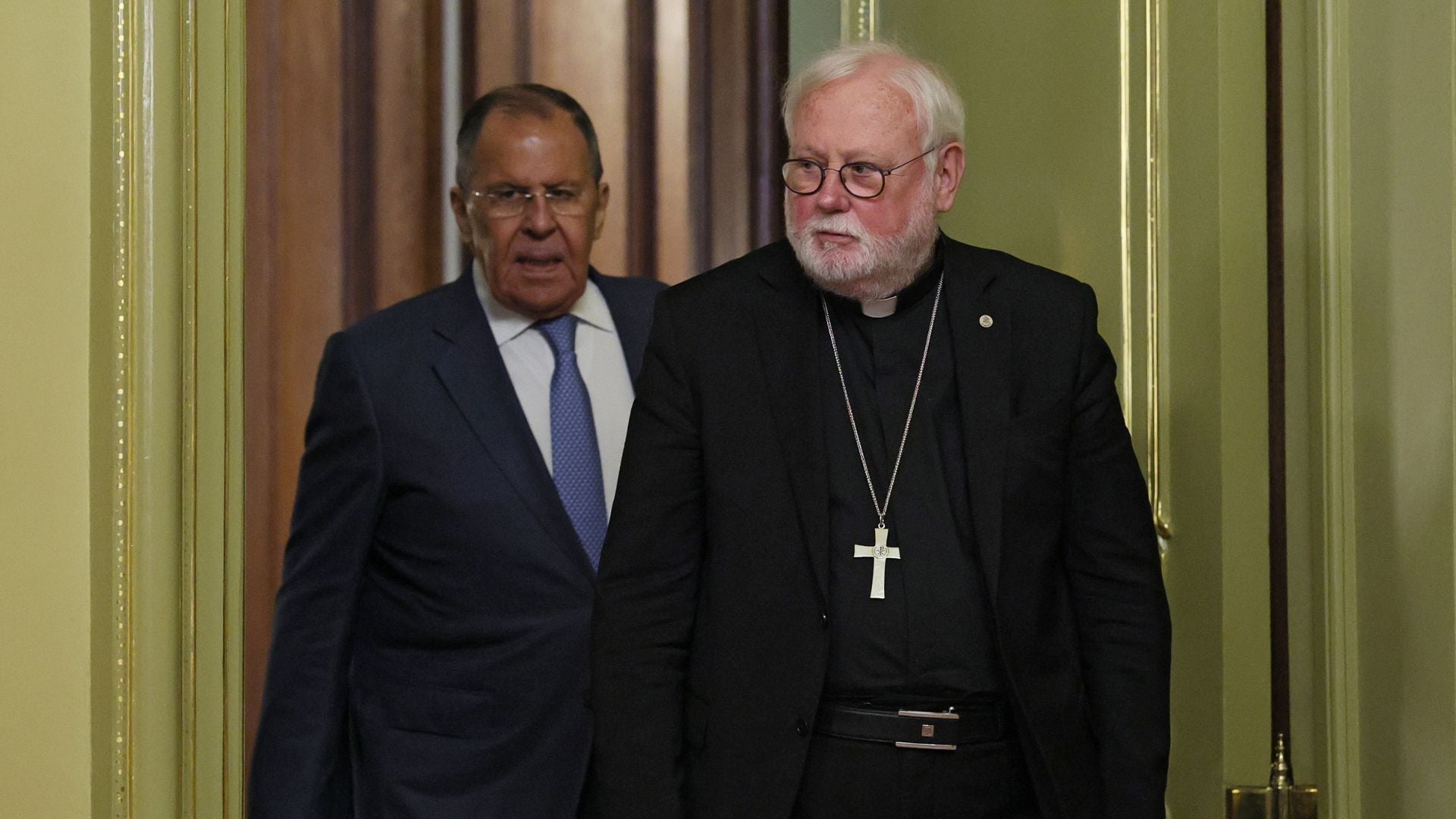 El jefe de la diplomacia del Vaticano, Paul Richard Gallagher y ministro de Exteriores de Rusia, Serguéi Lavrov-Foto: EFE