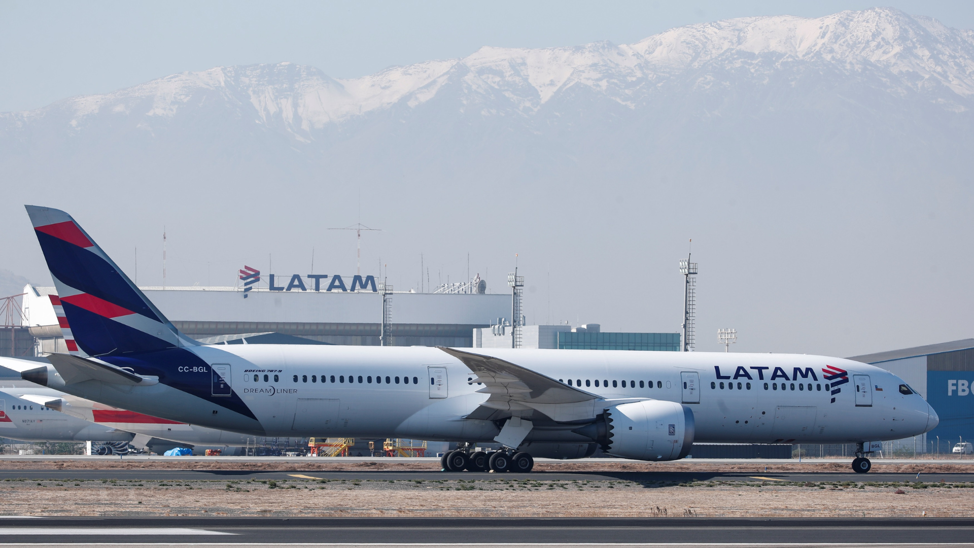 La aerolínea Latam-Foto: EFE