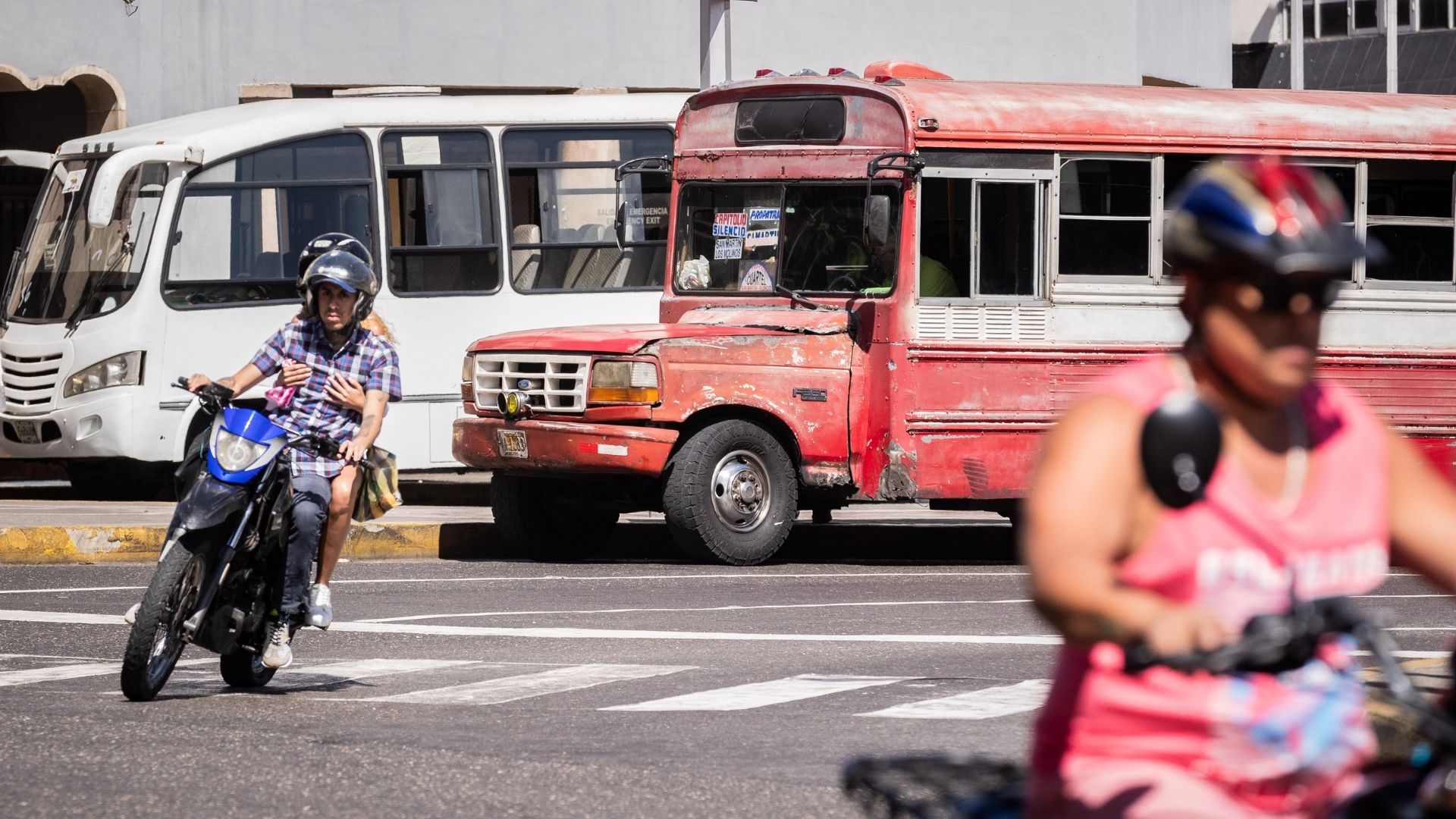 Autobuses de servicio público en Caracas (Venezuela) - Foto de referencia: EFE